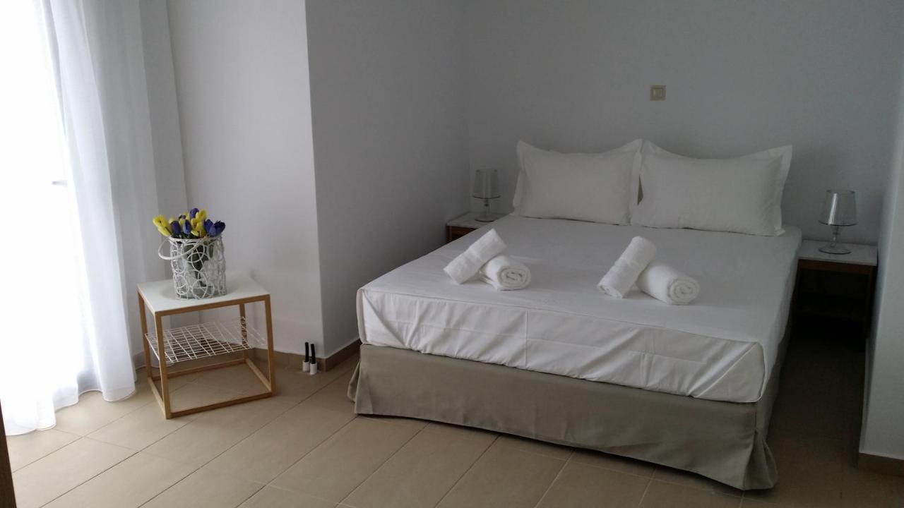 Niovi Boutique Apartments Afytos Exterior photo