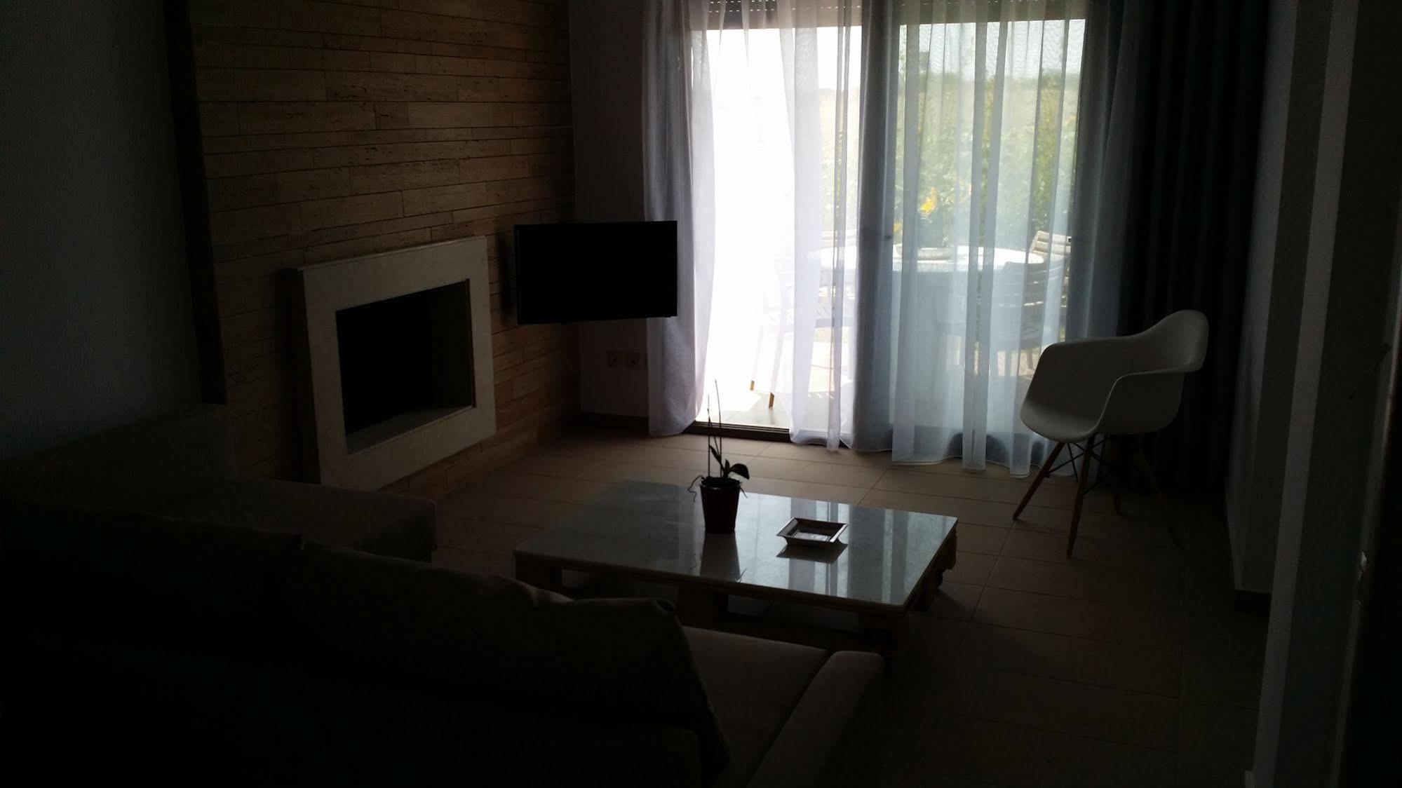 Niovi Boutique Apartments Afytos Exterior photo